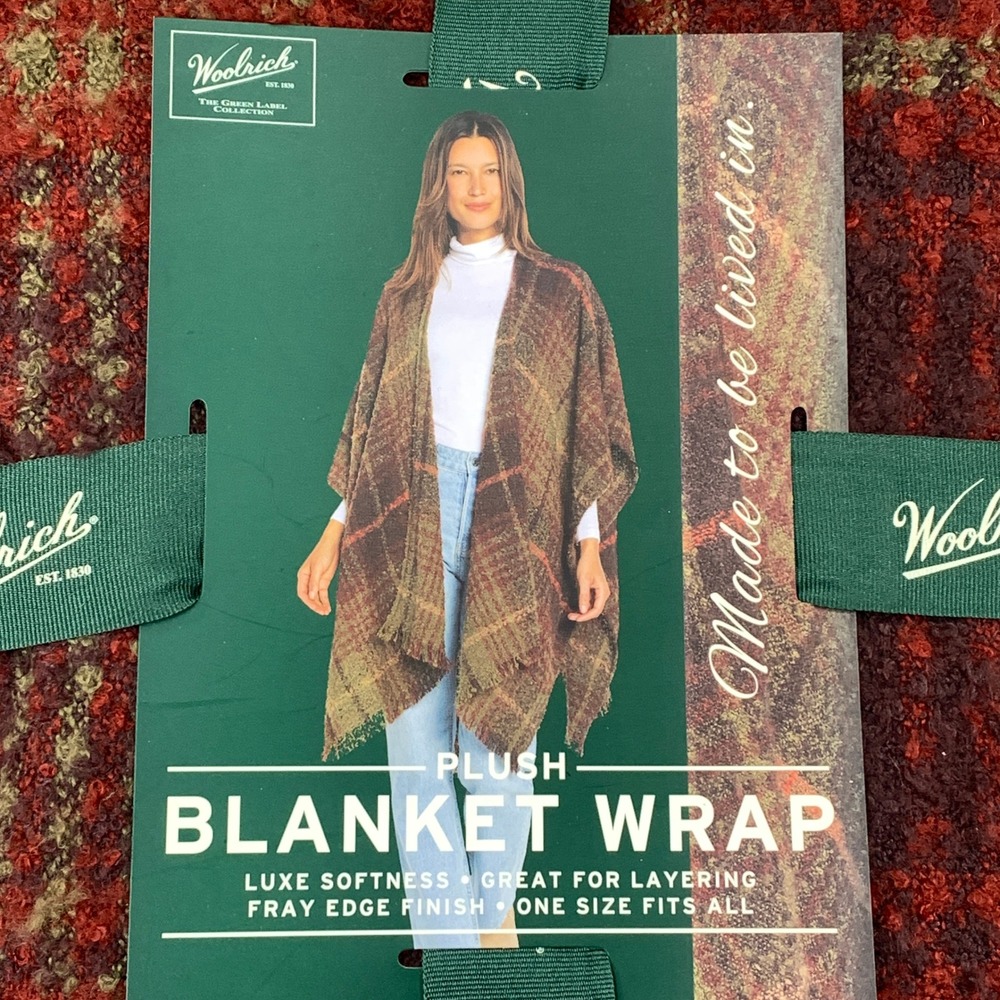 Woolrich Blanket Wrap Womens OS Red Green Multi Boucle Plaid Fray Edge NWT